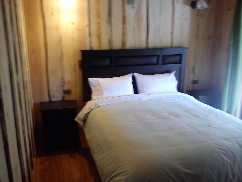 Hostal Los Alamos Neltume Bagian luar foto
